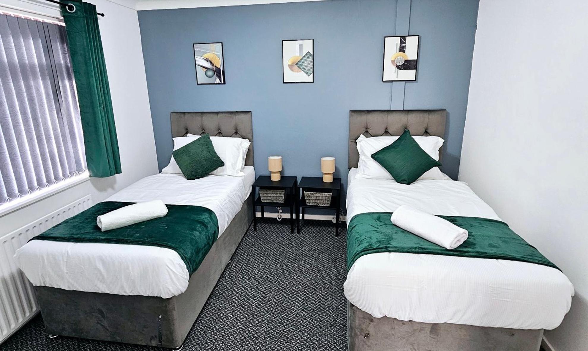Lushstay Telford - Families, Contractors & Group Of Friends, Long Term Stay Экстерьер фото
