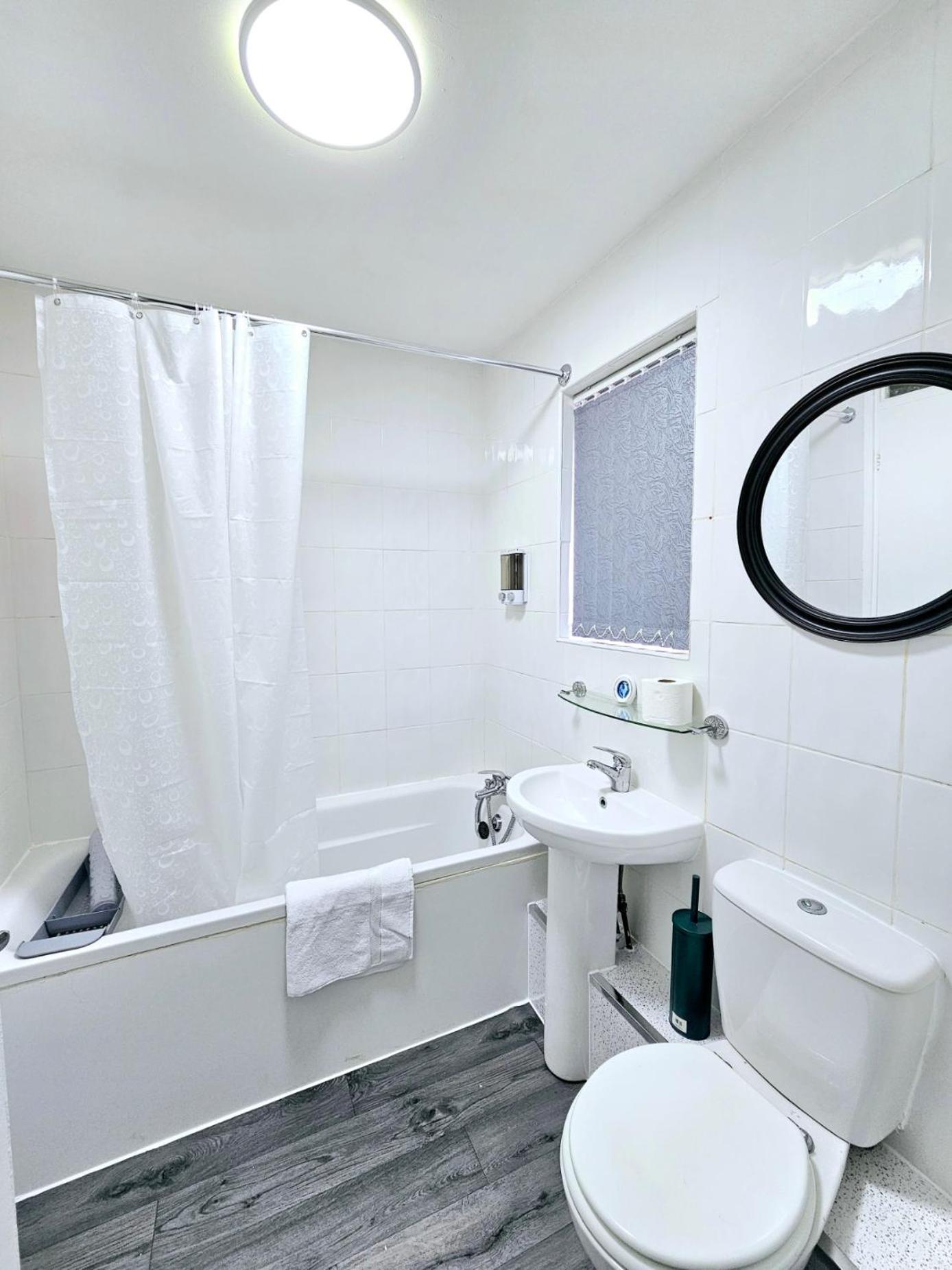 Lushstay Telford - Families, Contractors & Group Of Friends, Long Term Stay Экстерьер фото