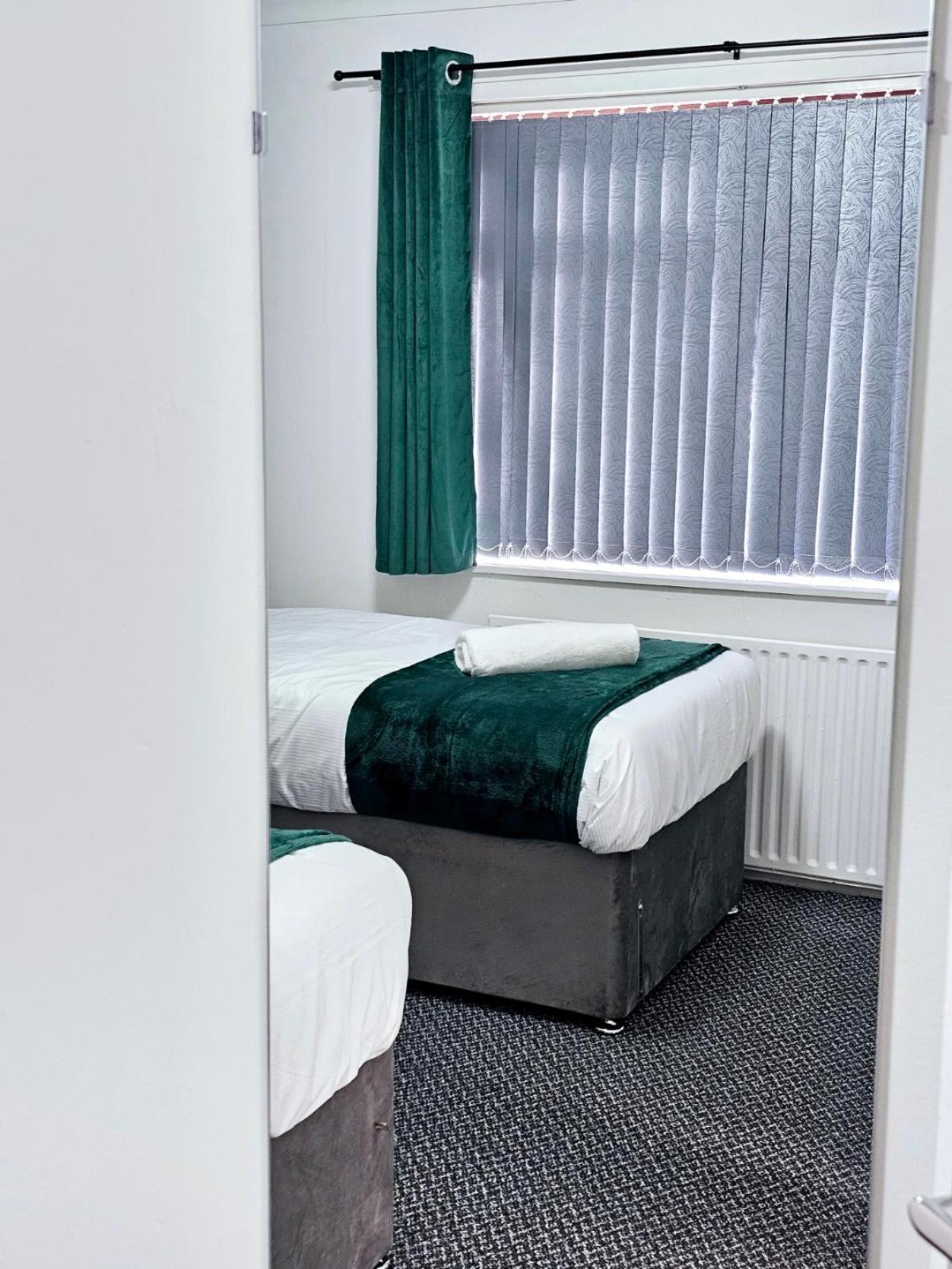 Lushstay Telford - Families, Contractors & Group Of Friends, Long Term Stay Экстерьер фото